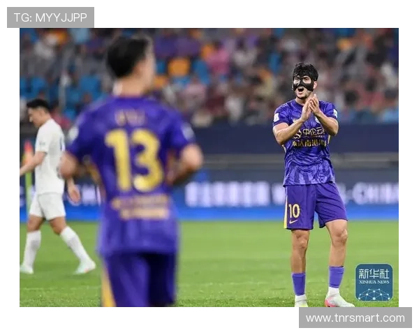 足球员为何在比赛中常常无法看到球星动作背后的原因解析